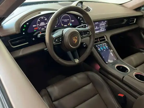PORSCHE-TAYCAN-2022