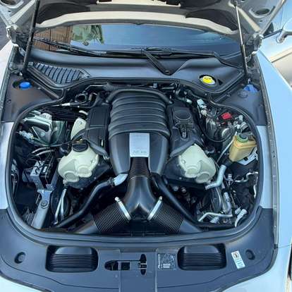 PORSCHE-PANAMERA-2011