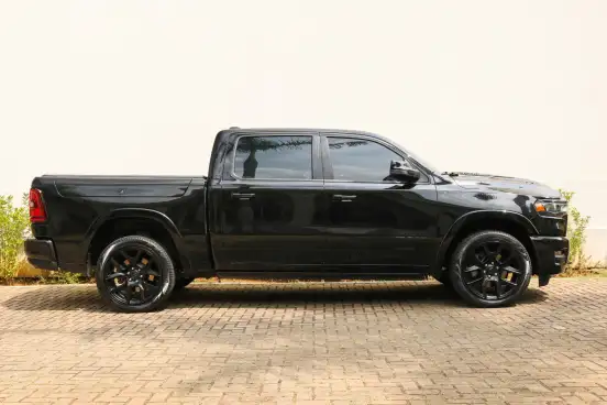 RAM-1500-3.0 HURRICANE 6 BITURBO GASOLINA LARAMIE NIGHT EDITION CD 4X4 AUTOMÁTICO RAM-1500-2025