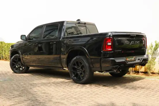 RAM-1500-3.0 HURRICANE 6 BITURBO GASOLINA LARAMIE NIGHT EDITION CD 4X4 AUTOMÁTICO RAM-1500-2025