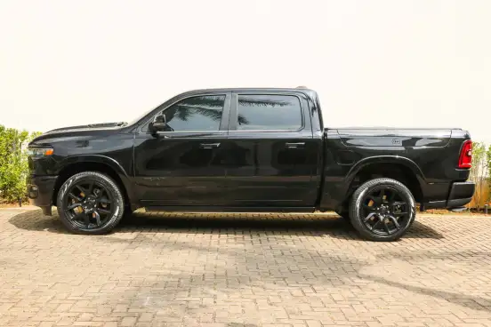 RAM-1500-3.0 HURRICANE 6 BITURBO GASOLINA LARAMIE NIGHT EDITION CD 4X4 AUTOMÁTICO RAM-1500-2025