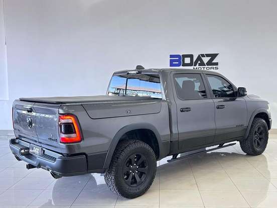 RAM-1500-5.7 V8 GASOLINA REBEL CD 4X4 AUTOMÁTICO RAM-1500-2023