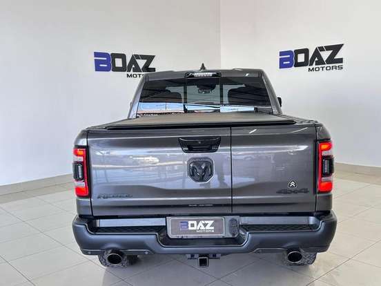 RAM-1500-5.7 V8 GASOLINA REBEL CD 4X4 AUTOMÁTICO RAM-1500-2023