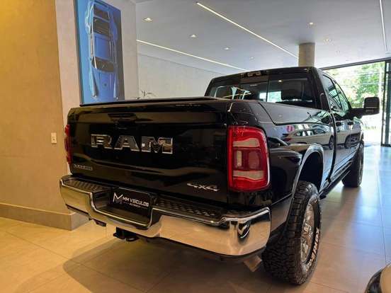RAM-2500-6.7 I6 TURBO DIESEL LARAMIE CD 4X4 AUTOMÁTICO RAM-2500-2023