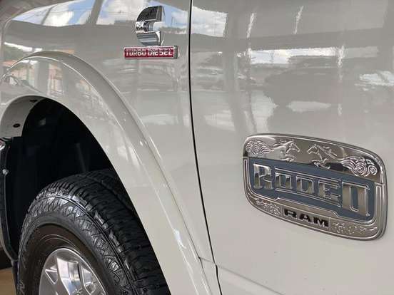 RAM-2500-6.7 I6 TURBO DIESEL LARAMIE RODEO EDITION CD 4X4 AUTOMÁTICO RAM-2500-2024
