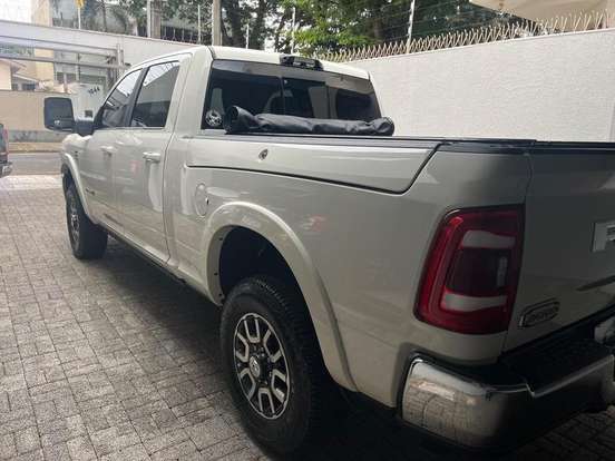 RAM-3500-6.7 I6 TURBO DIESEL LIMITED LONGHORN CD 4X4 AUTOMÁTICO RAM-3500-2023