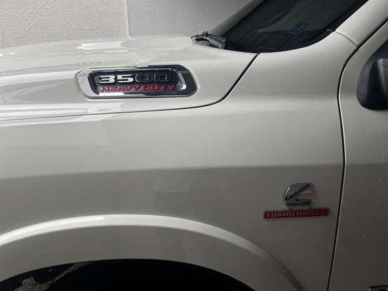 RAM-3500-6.7 I6 TURBO DIESEL LIMITED LONGHORN CD 4X4 AUTOMÁTICO RAM-3500-2023