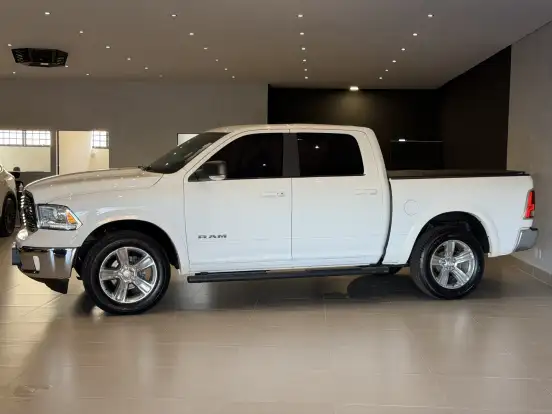 RAM-CLASSIC-5.7 V8 GASOLINA LARAMIE CD 4X4 AUTOMÁTICO RAM-CLASSIC-2023