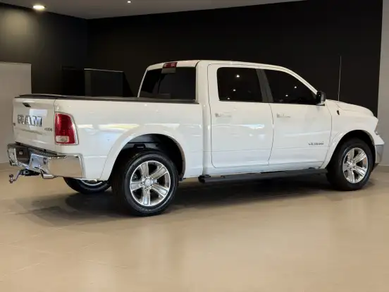 RAM-CLASSIC-5.7 V8 GASOLINA LARAMIE CD 4X4 AUTOMÁTICO RAM-CLASSIC-2023