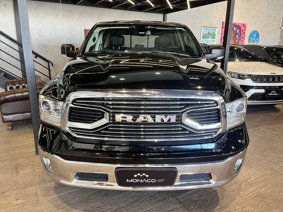RAM CLASSIC 5.7 V8 GASOLINA LARAMIE CD 4X4 AUTOMÁTICO