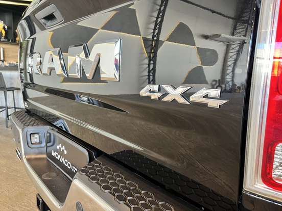 RAM-CLASSIC-5.7 V8 GASOLINA LARAMIE CD 4X4 AUTOMÁTICO RAM-CLASSIC-2023