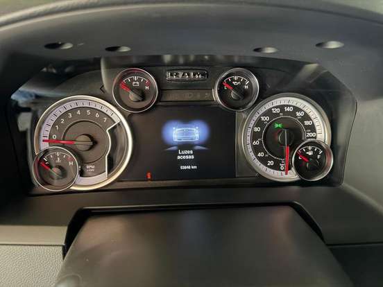 RAM-CLASSIC-5.7 V8 GASOLINA LARAMIE NIGHT EDITION CD 4X4 AUTOMÁTICO RAM-CLASSIC-2022
