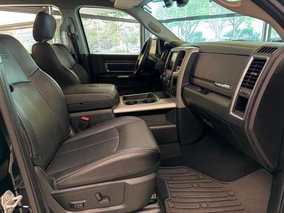 RAM-CLASSIC-5.7 V8 GASOLINA LARAMIE NIGHT EDITION CD 4X4 AUTOMÁTICO RAM-CLASSIC-2022