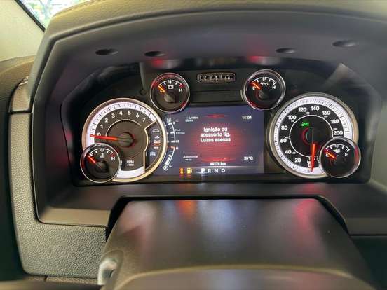 RAM-CLASSIC-5.7 V8 GASOLINA LARAMIE NIGHT EDITION CD 4X4 AUTOMÁTICO RAM-CLASSIC-2022