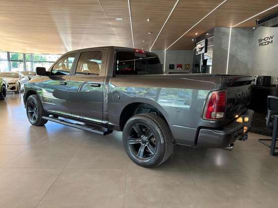 RAM-CLASSIC-5.7 V8 GASOLINA LARAMIE NIGHT EDITION CD 4X4 AUTOMÁTICO RAM-CLASSIC-2022