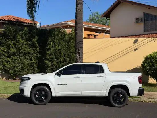 RAM-RAMPAGE-2.0 HURRICANE 4 TURBO GASOLINA R/T 4X4 AUTOMÁTICO RAM-RAMPAGE-2025