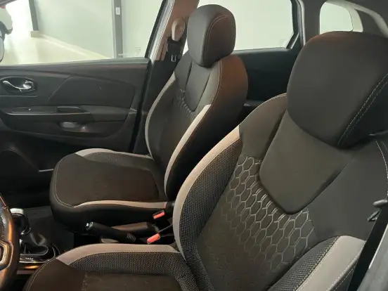 RENAULT-CAPTUR-2017