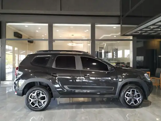 RENAULT-DUSTER-2023