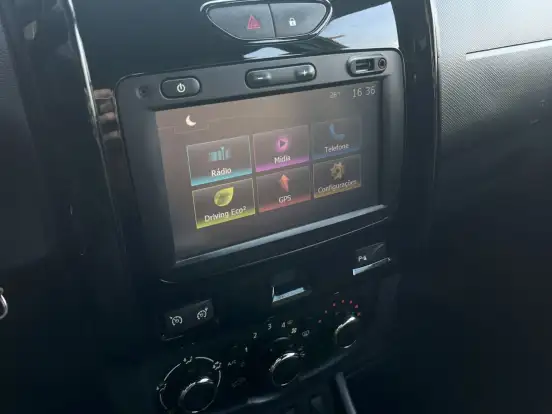 RENAULT-DUSTER-2015