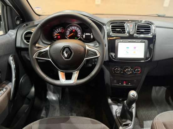 RENAULT-LOGAN-2024