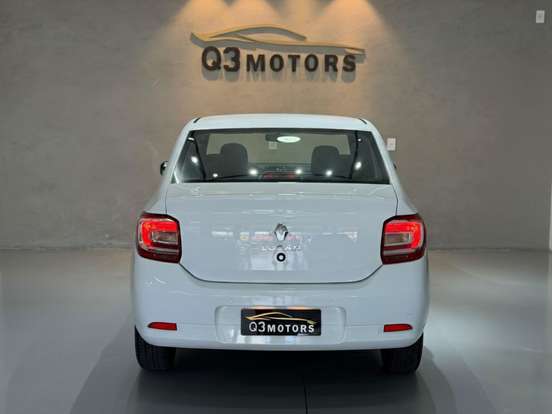 RENAULT-LOGAN-2024