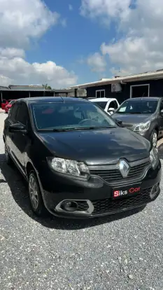 RENAULT-SANDERO-2018