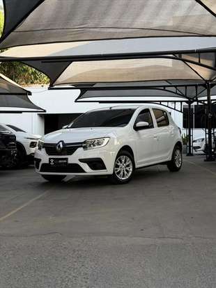 RENAULT-SANDERO-2021