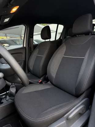 RENAULT-SANDERO-2021