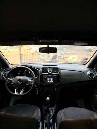 RENAULT-SANDERO-2021