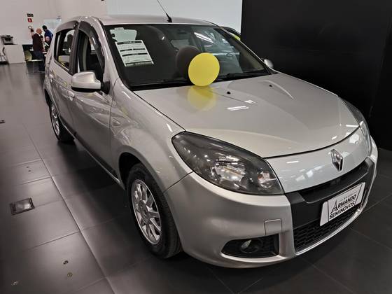RENAULT SANDERO 1.6 PRIVILÉGE 16V FLEX 4P AUTOMÁTICO