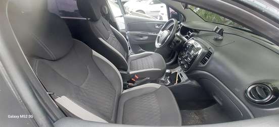 RENAULT-CAPTUR-2017