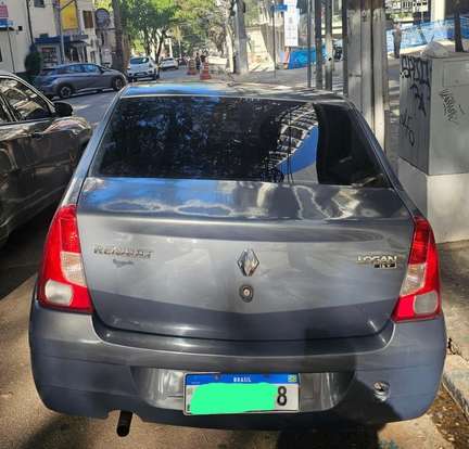 RENAULT-LOGAN-2010