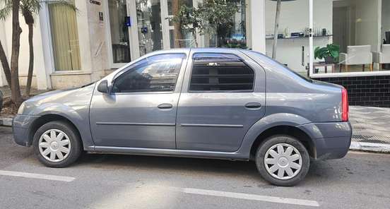 RENAULT-LOGAN-2010