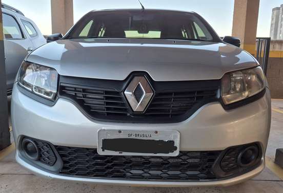 RENAULT-SANDERO-2014