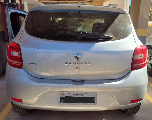 RENAULT-SANDERO-2014