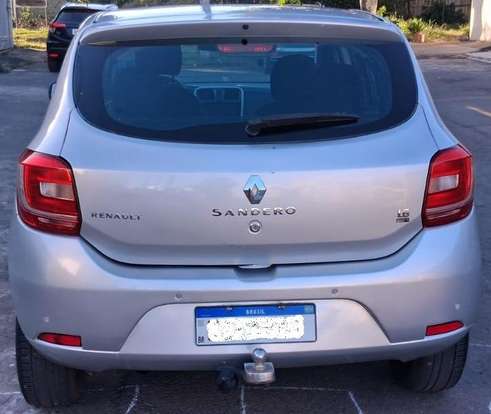 RENAULT-SANDERO-2015