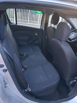 RENAULT-SANDERO-2015