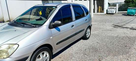 RENAULT-SCÉNIC-2010