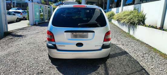 RENAULT-SCÉNIC-2010