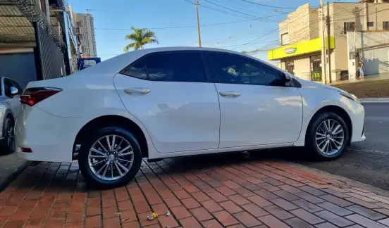 TOYOTA-COROLLA-2017