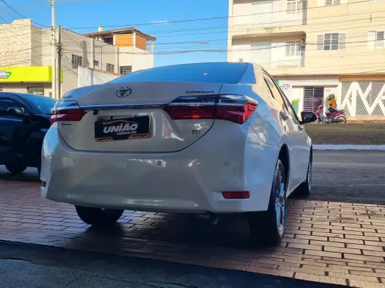 TOYOTA-COROLLA-1.8 GLI UPPER 16V FLEX 4P AUTOMÁTICO TOYOTA-COROLLA-2017
