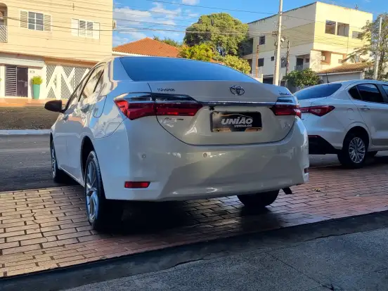 TOYOTA-COROLLA-1.8 GLI UPPER 16V FLEX 4P AUTOMÁTICO TOYOTA-COROLLA-2017