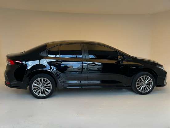 TOYOTA-COROLLA-2024