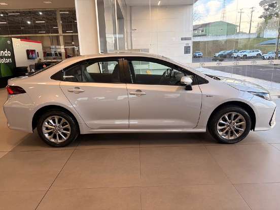 TOYOTA-COROLLA-2025