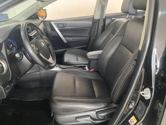 TOYOTA-COROLLA-2018