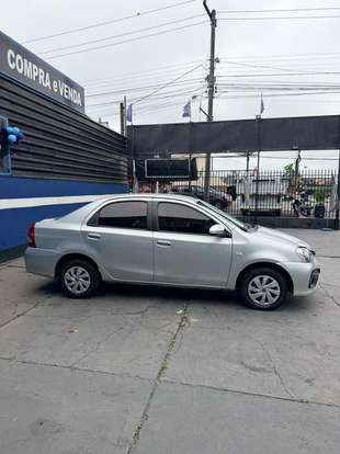 TOYOTA-ETIOS-2017