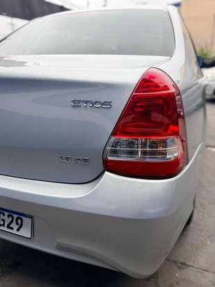 TOYOTA-ETIOS-2017