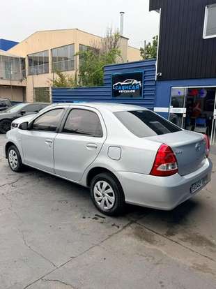 TOYOTA-ETIOS-2017