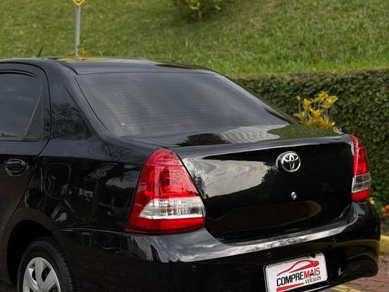 TOYOTA-ETIOS-1.5 XS SEDAN 16V FLEX 4P AUTOMÁTICO TOYOTA-ETIOS-2017