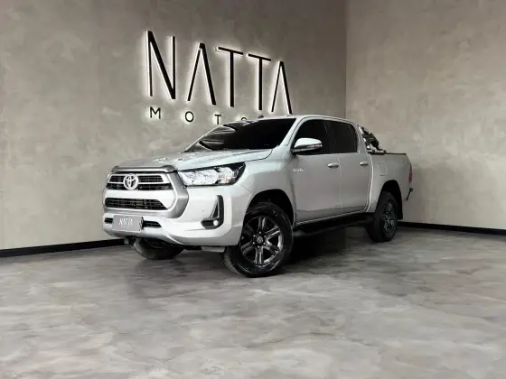 TOYOTA HILUX 2.8 D-4D TURBO DIESEL CD SR 4X4 AUTOMÁTICO TOYOTA HILUX 2.8 D-4D TURBO DIESEL CD SR 4X4 AUTOMÁTICO